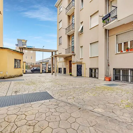 Apartment Alessia's Flat - Affori Centro
