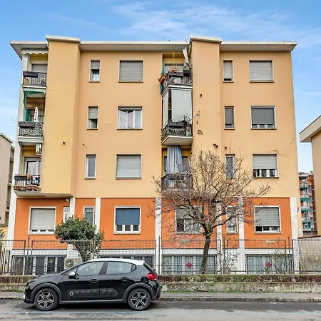 Alessia's Flat - Affori Centro Apartment Milan